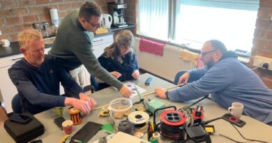 Antennebouw tijdens Open Radio Huis